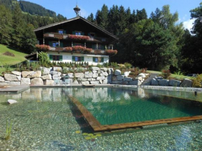 Отель Haus Waldhof, Бриксен-Им-Тале